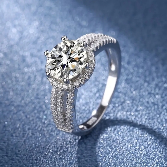 GRA Certified Moissanite 2 Carats 18k/925 Ring 💍 Size 7 - Picture 8 of 14